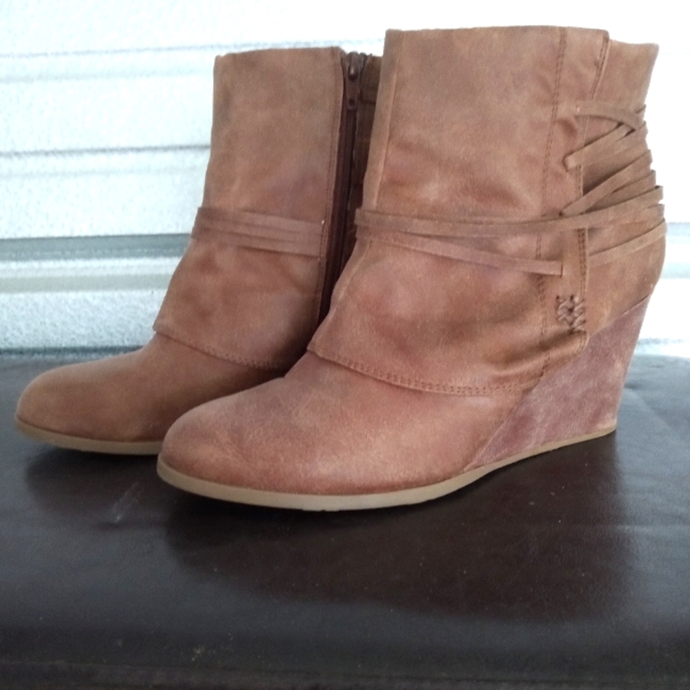 Maurice's Tan Wedge Boot 8.5